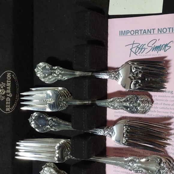 Towle Old Master Pattern Sterling Silver Flatware Service for 12 + Serving Pcs - Picture 2 of 11